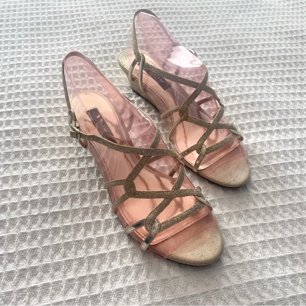 Nina Foley YG Platino Glittery Gold Wedge Sandals size 10